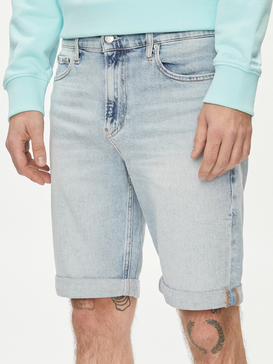 Calvin Klein pánské světle modré džínové šortky - 32/NI (1AA)